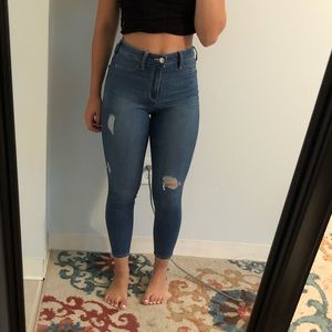 HOLLISTER JEANS
